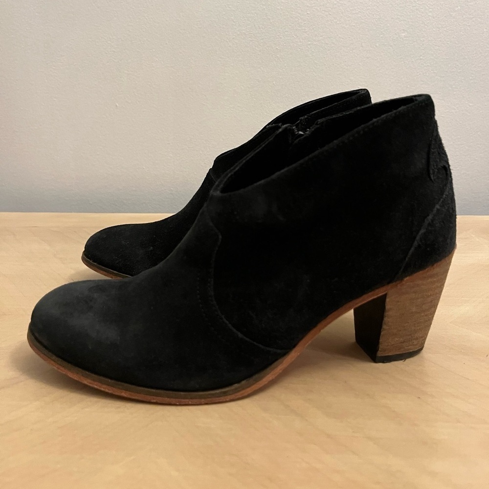 Johnston and Murphy Heeled Suede Ankle Boots women’s size 6.5
